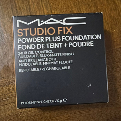 M·A·C Studio Fix Powder Plus Foundation NW18 Matte Buildable 0.42 oz Refillable