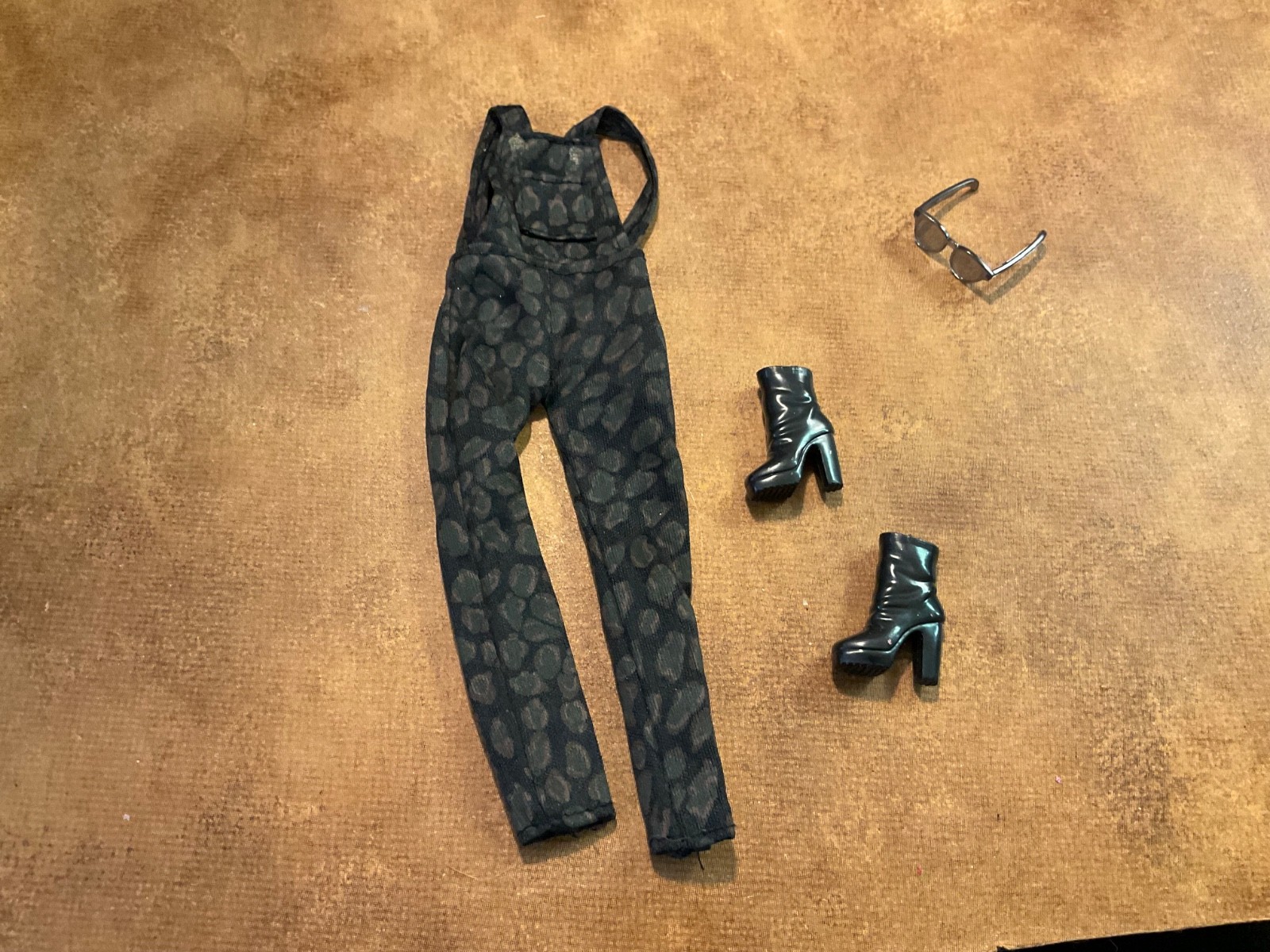 Black Bib Overalls Shoes Sunglasses Outfit  Set Lot
