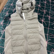 LULULEMON Goose Down Hooded Puffer Vest, Size 4 Gray Grey