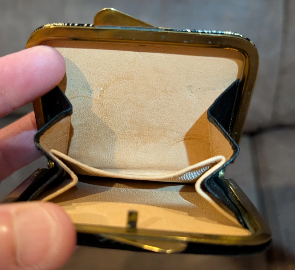 Vintage White, Gold & Black Leather Coin Purse Made in Italy - Image 3 of 4