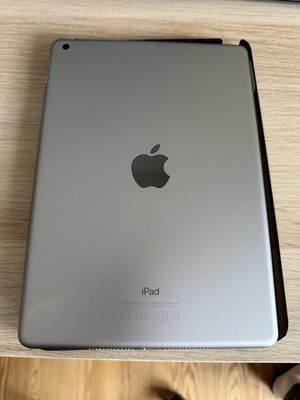 Apple iPad 5. Gen. 32GB, WLAN, 24,64 cm, (9,7 Zoll) - Spacegrau