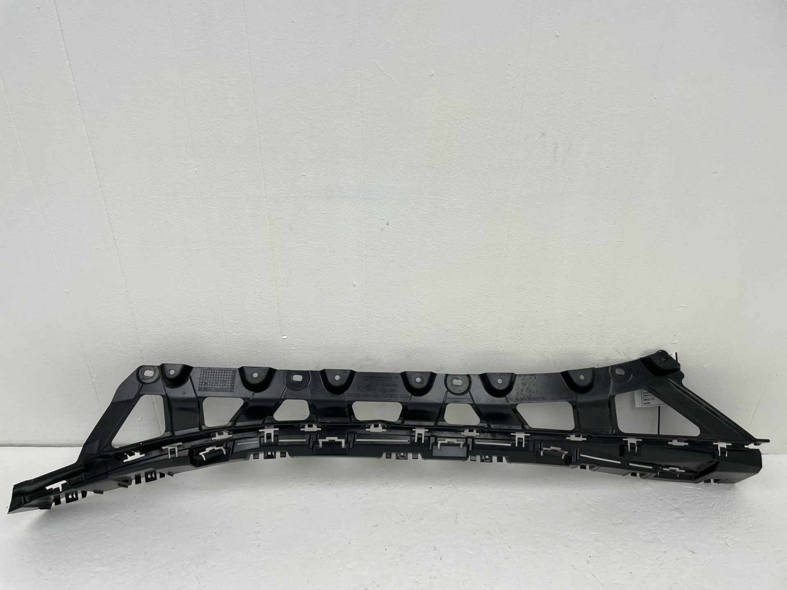 BMW i8 2014-2020 Rear Right Bumper bracket