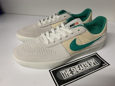 nike sb team classic light cream