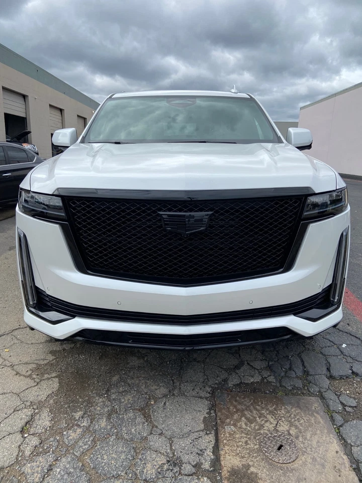 Juego emblema Escalade alto brillo negro para 2021, 2022, 2023, 2024 Foto 3 de 4