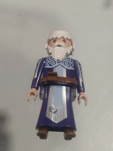 playmobil sacerdote
