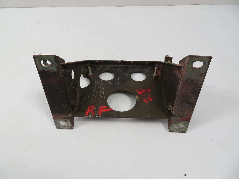 Soporte de montaje para faros Ferrari 328 GTS #1108, derecha Foto 3 de 3