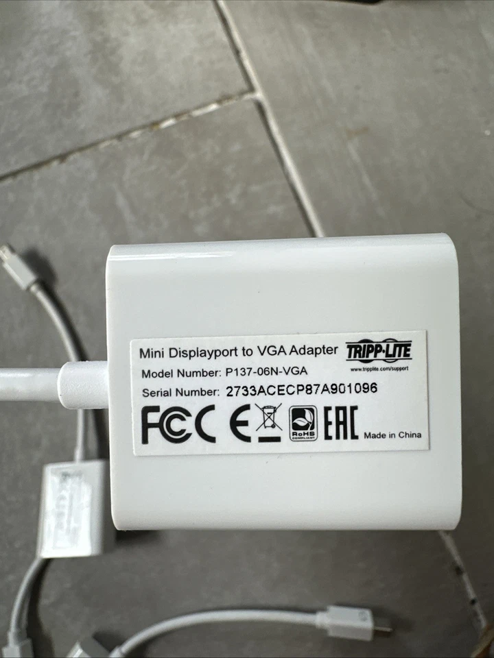 Tripp Lite P137-06N-VGA Mini DisplayPort to VGA Adapter - Image 4 of 4