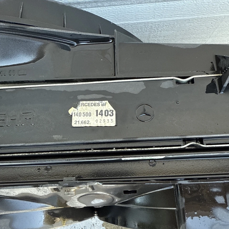 92-99 Mercedes W140 S500 400SEL AC Air A/C Condenser Cooler w/Fan 1408300570 OEM - Image 3 of 4