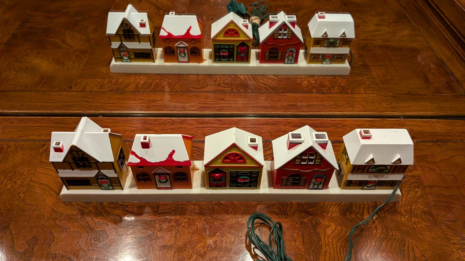 Vintage 10 Light Village Scene of 6 String-Along Standing Decorated Houses