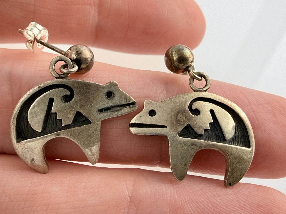 Lorenzo Livingston NA Navajo Sterling Silver Etched Bear Fetish