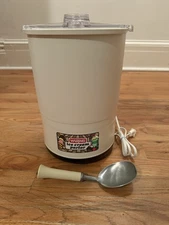 Waring Ice Cream Parlor Ice Cream Maker Electric Model CF520-1 White