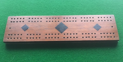 Vintage Hartholz Intarsien - CRIBBAGE BOARD - Mahagoni mit schwarzen Ebenholz Quadraten