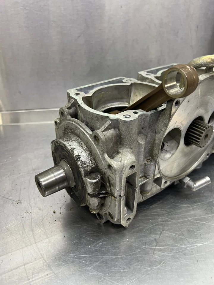 96 95 93 94 Ski-Doo Grand Touring 580 caja de cigüeñal del motor Rotax extremo inferior Foto 2 de 4