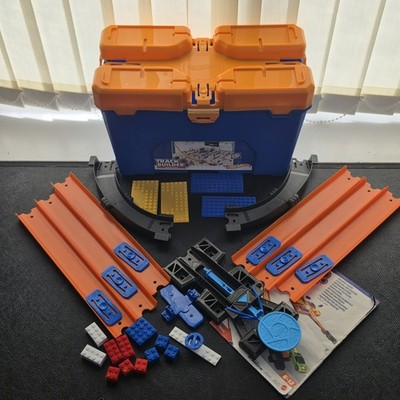 Hot Wheels (DWW95) Track Builder Stunt Box - Launcher Curved Track Lego Bausteine