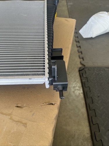 2015 Jeep Grand Cherokee 3.6L V6 Radiator New - Picture 11 of 13