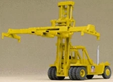 Walthers Cornerstone 933-3109 HO Scale Kalmar Intermodal Container Crane - Kit