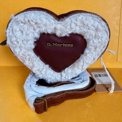 Dr. Martens Herzförmige Mini Tasche Cashew+Natur   Ambassador + Deluxe Borg