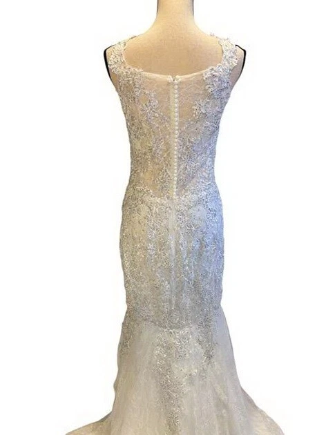 Vestido de noiva branco com miçangas tamanho 10 US$ 849 - Imagem 4 de 4