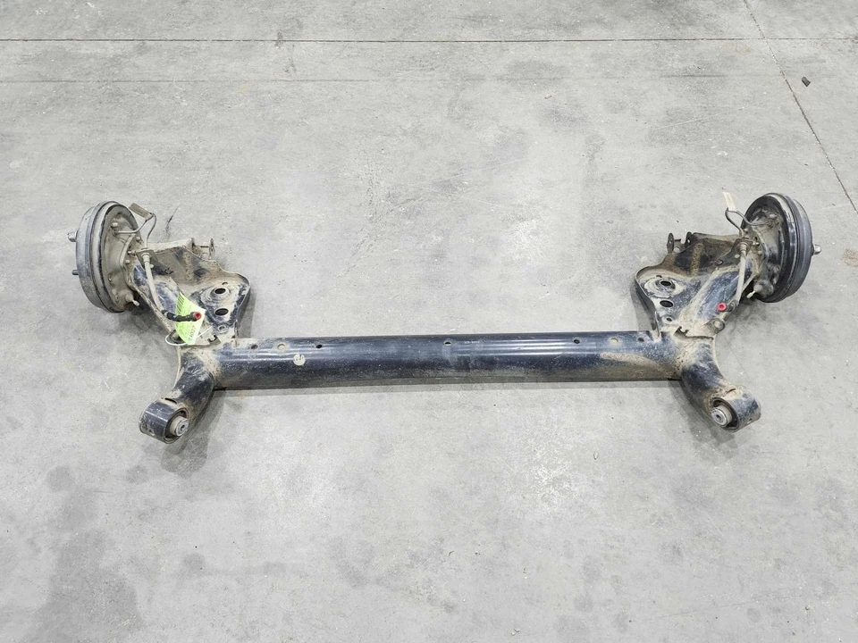 Оригинальная торсионная ось в сборе задняя балка для Ford Fiesta 2014-2019 годов выпуска BE8Z5035A - Изображение 3 из 4