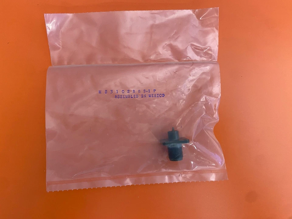 Bendix Circular MIL Spec Connector 1P Size S8 Box Mount Receptable MS3102R8S-1P - Image 2 of 4