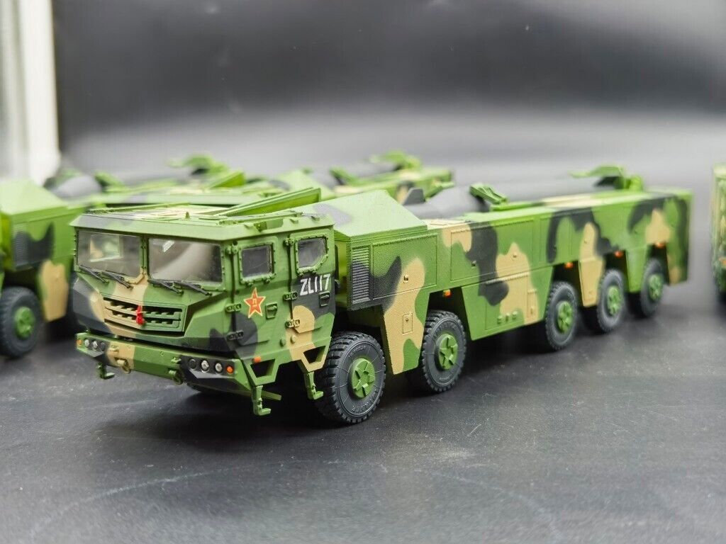 1/72 Chinese DF-17 Missile Launcher Missile Launching Vehicle