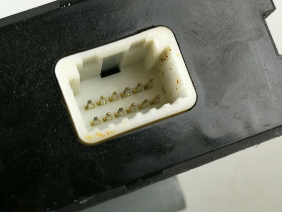 2015 - 2018 Subaru Outback Keyless Entry Entrance Contol Module Unit 88035AL06A - Image 3 of 4