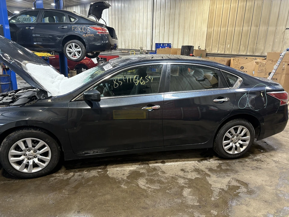 Eixo de transmissão direito usado serve: 2015 Nissan Altima 2.5L 4 cilindros AT CVT Sdn - Imagem 4 de 4