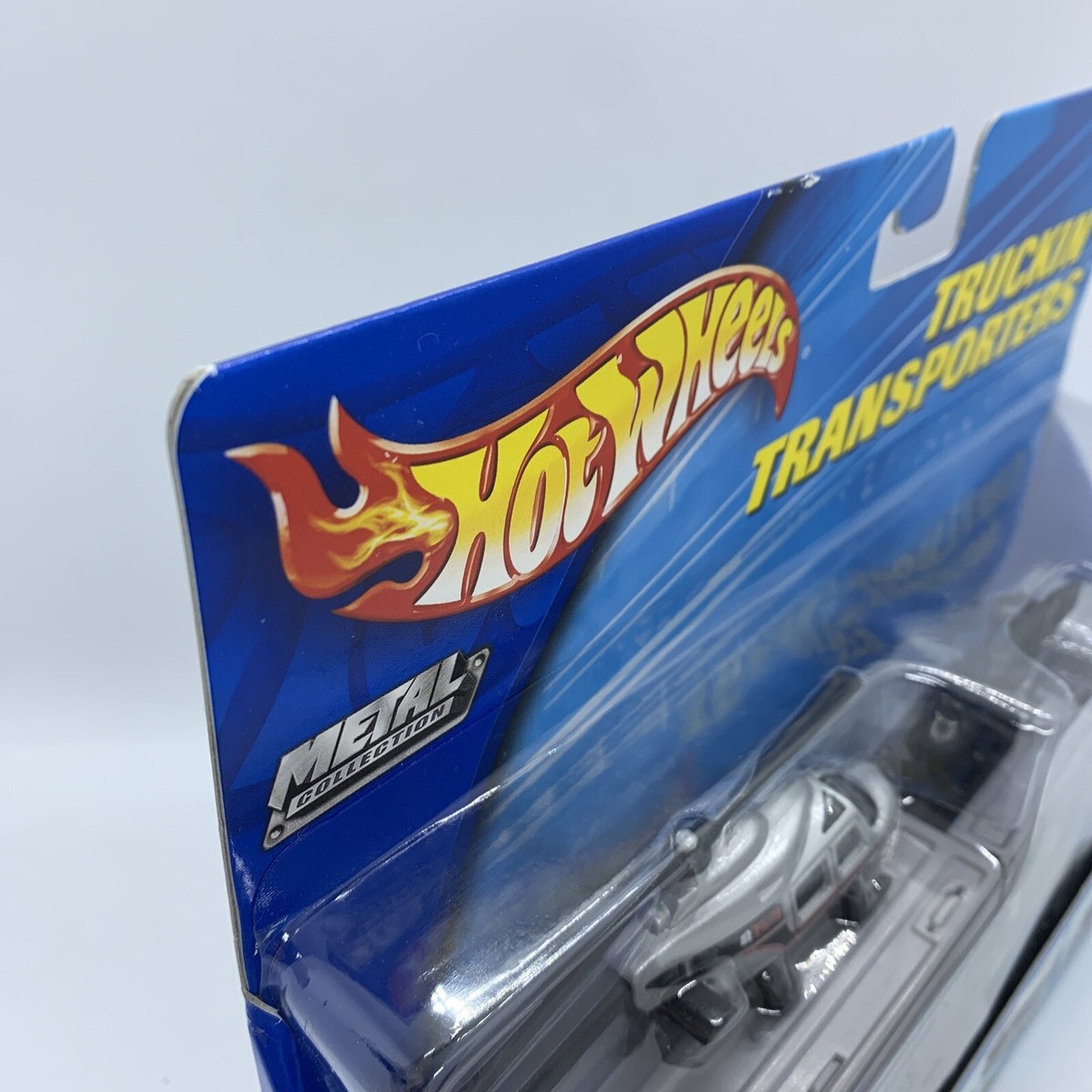 Hot Wheels Truckin' Transporters Global Surveillance Helicopter