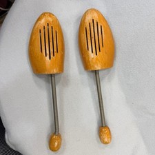Vintage Wooden Shoe Trees Vented Spring Tension Shapers Mens Size 7.5 Pair
