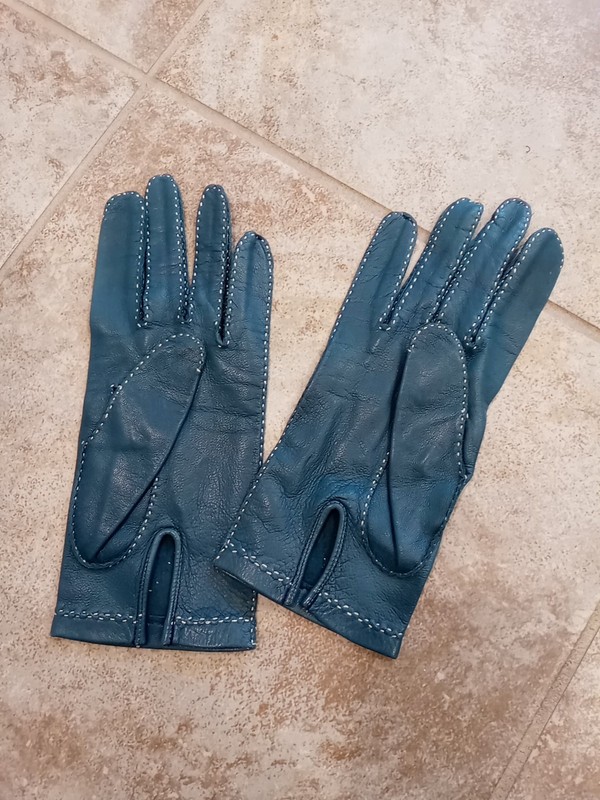 Vintage Blue Leather Ladies Goves Madeleine Nauve Paris