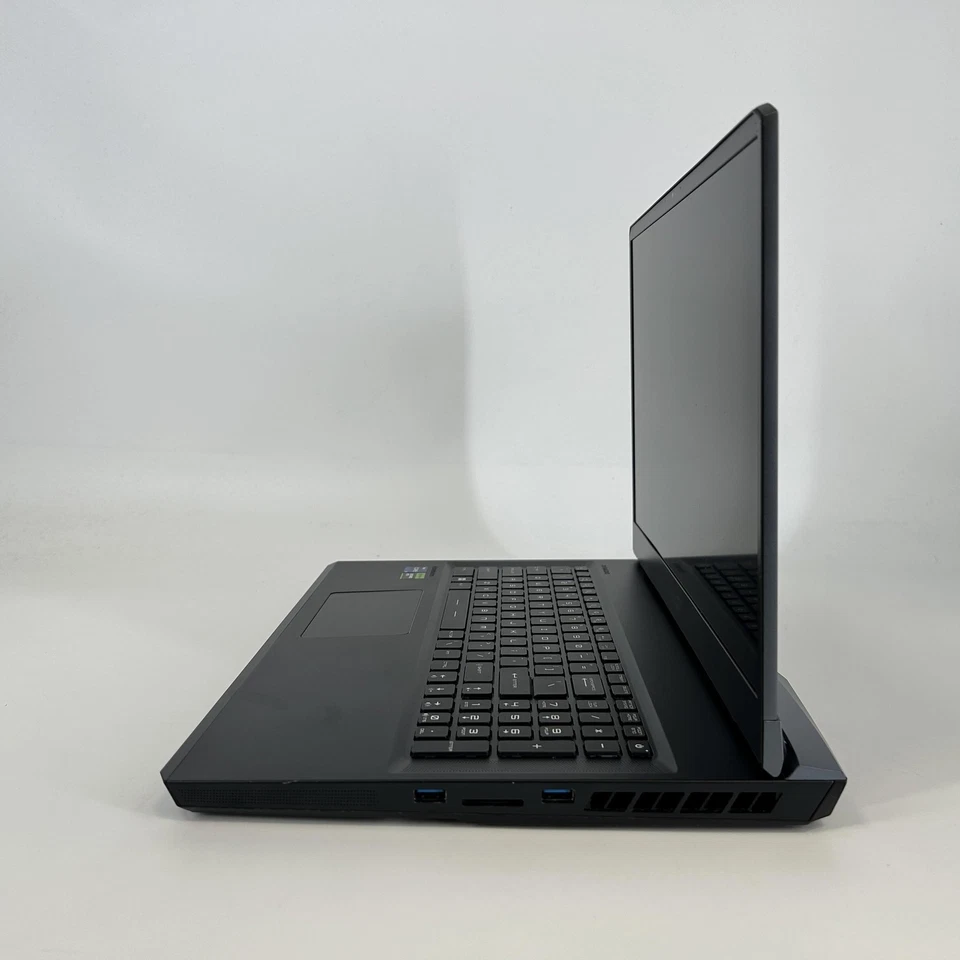 MSI Raider GE76 17 Teal 144Hz FHD 2.9 GHz i9-12900H 16GB 1TB/1TB SSD RTX 3060 Foto 4 de 4