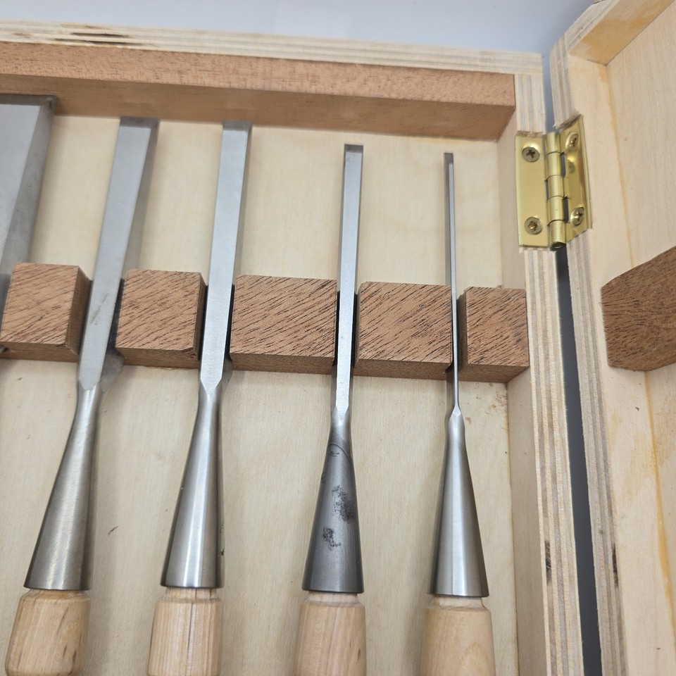 Lie Nielsen 5 Piece Socket Chisel Set Maple Handles Wooden Storage Box ...