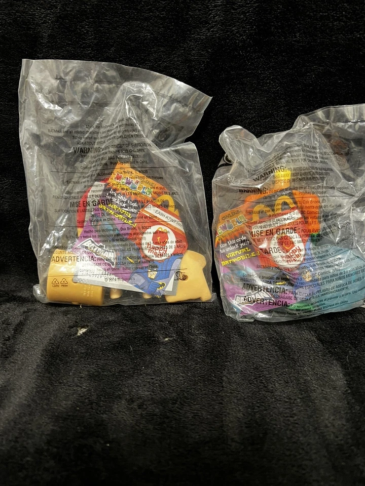 Lote de 2 juguetes Mc'Donald's Batman the Brave and the Bold 2010 Foto 2 de 2