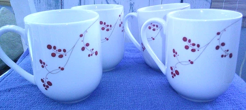 4 Mikasa Red Berries Mugs Set Gourmet Basics Floral White Drink Coffee Cups