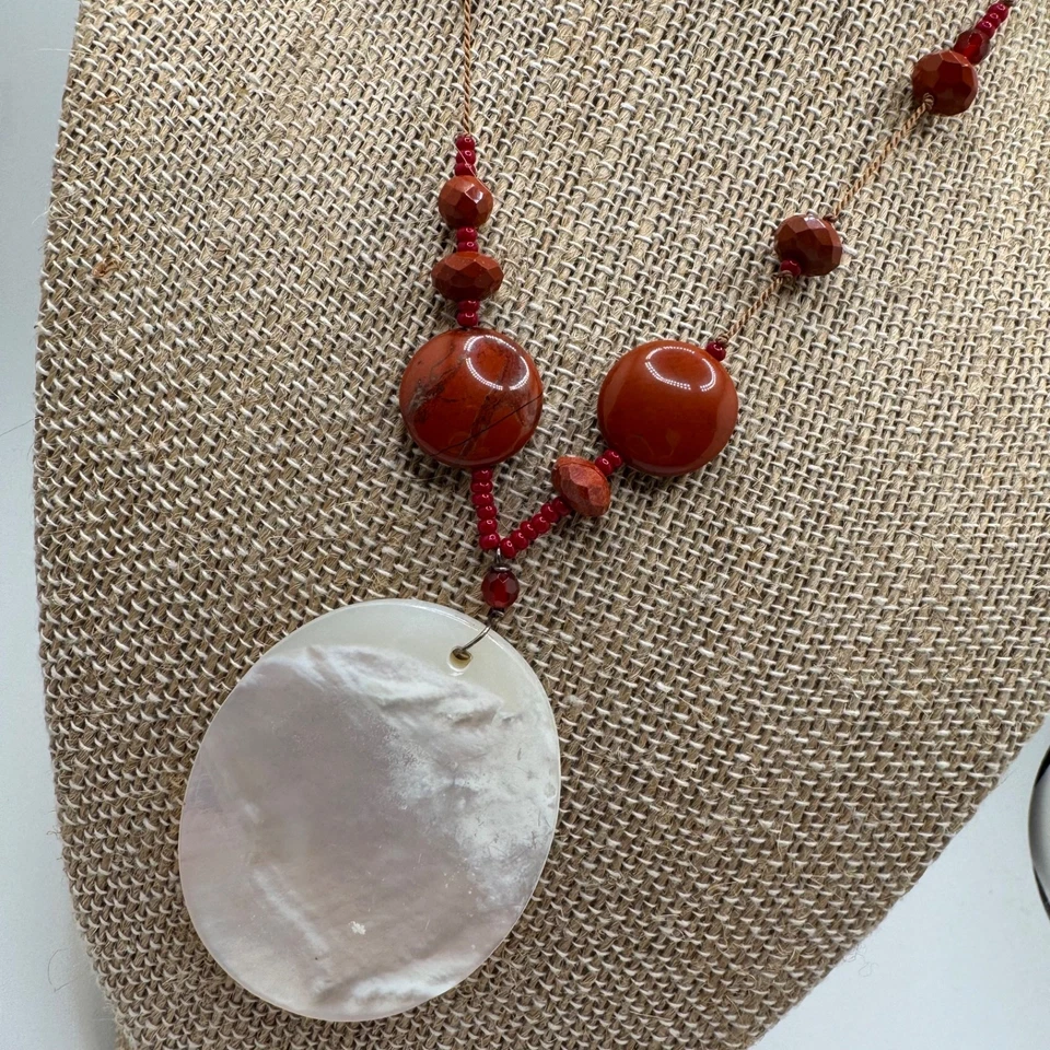 Mother Of Pearl Necklace Pendant Orange/Red Beads 925 Clasp - Image 3 of 4