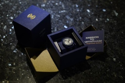 Omega x Swatch Mission to Earthphase Moonshine Gold Chronograph Quartz Blue Wat 