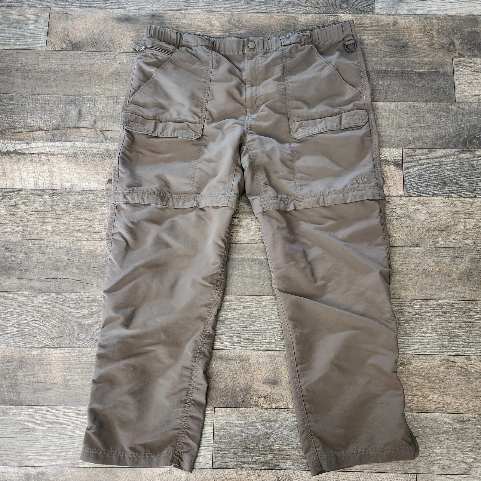 North Face Convertible Pants Mens 2XL 44x32 Green Zip Off Legs Fishing Hiking