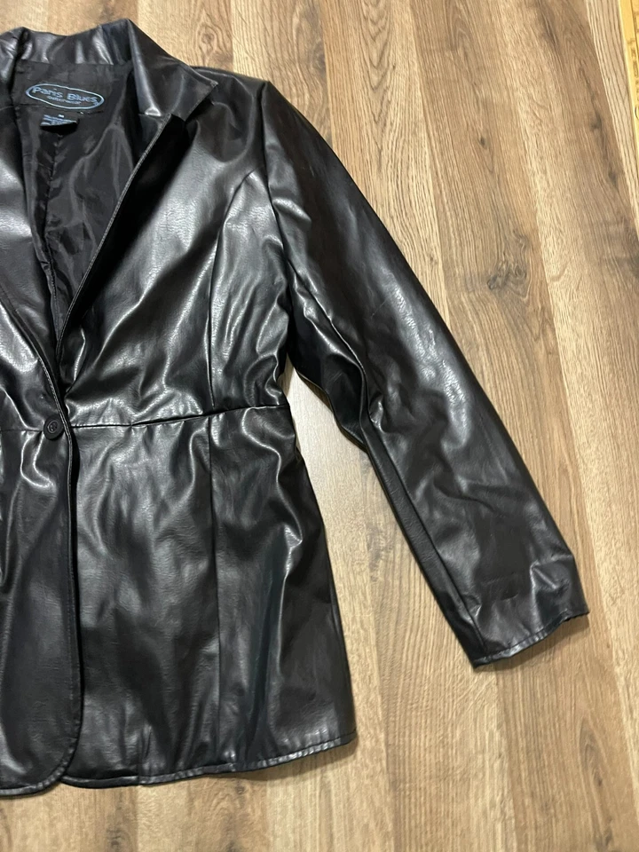 Chaqueta Paris Blues, Para Mujer Talla Mediana, Negra, Blazer Un Botón, Cuero Foto 4 de 4