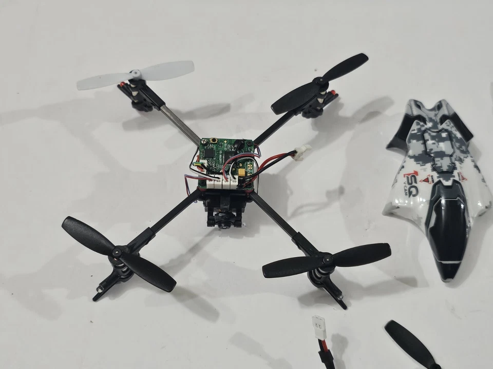 Heli-Max Quadcopter 1SQ V-CAM - 2.4GHz w Remote Control Untested Parts / Repair - Image 2 of 4