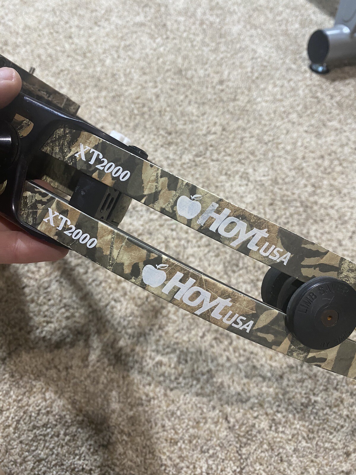 hoyt xt 2000 compound bow 6070lb RH With New A3 Strings eBay