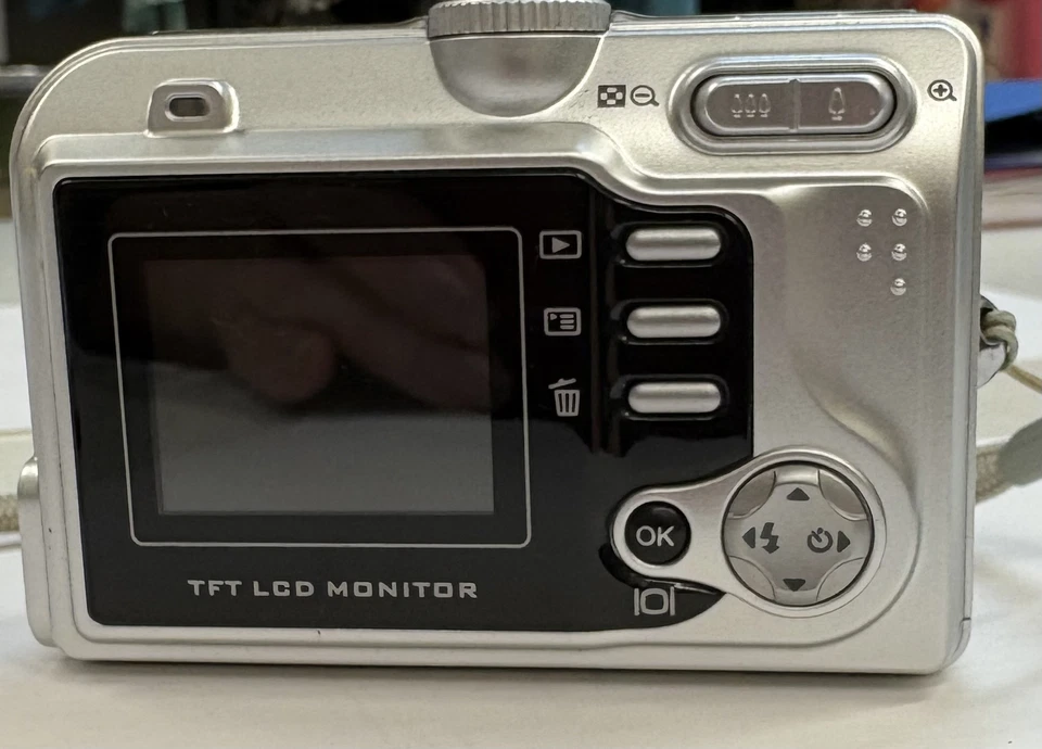 Vivitar vivicam 4345 4.0 MP Compact Digital Camera (WCR) - Image 3 of 4