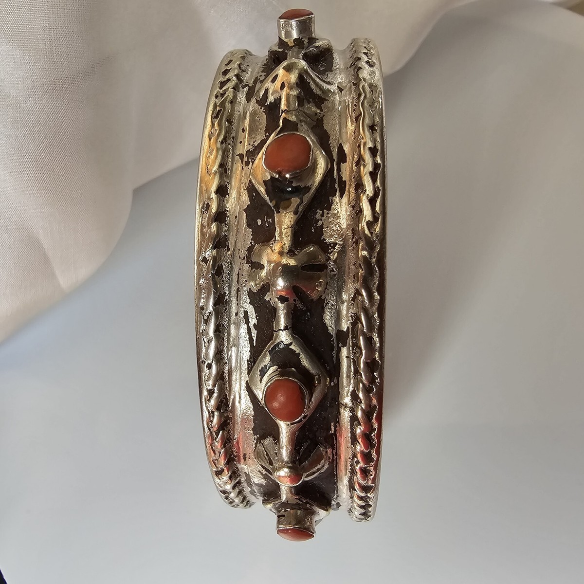 Bracelet Ancien Berbère En Argent Massif - Émaillé Et Serti De Corail Rouge - Style Kabyle