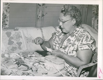 1956 Mrs Fred Meyers Evans St Petersburg Times Shells Historic Vintage Photo 7x9
