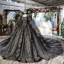 Gorgeous Black Lace Wedding Dress with Heart-shaped Collar Cape Court Train