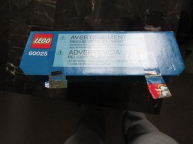 2013 LEGO CITY 60025 GRAND PRIX TRUCK USED IN BOX COMPLETE