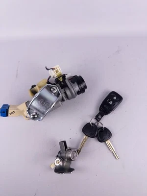 2010-2013 Kia SOUL Ignition Switch Lock Cylinder Assembly + 2 Keys OEM - Image 1 of 4