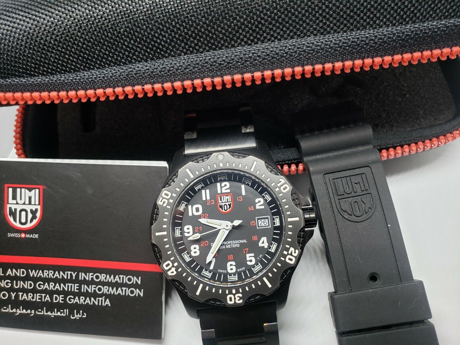 Luminox (Series 8400) 200M Men's Diver Watch