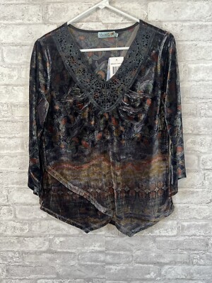 Unity World Wear Womens Velour Blouse Size PM Petite M Lace V Neck Geometric