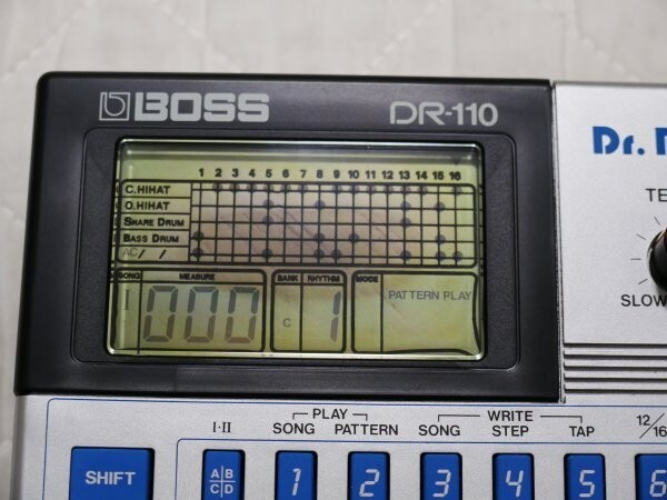 BOSS DR-110 Dr.Rhythm GRAPHIC アナログリズムマシン BOSS DR-110 Dr. Rhythm Graphic - YouTube