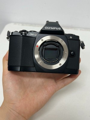 Olympus OM-D E-M5 16.1MP Digital Camera (Body Only) English